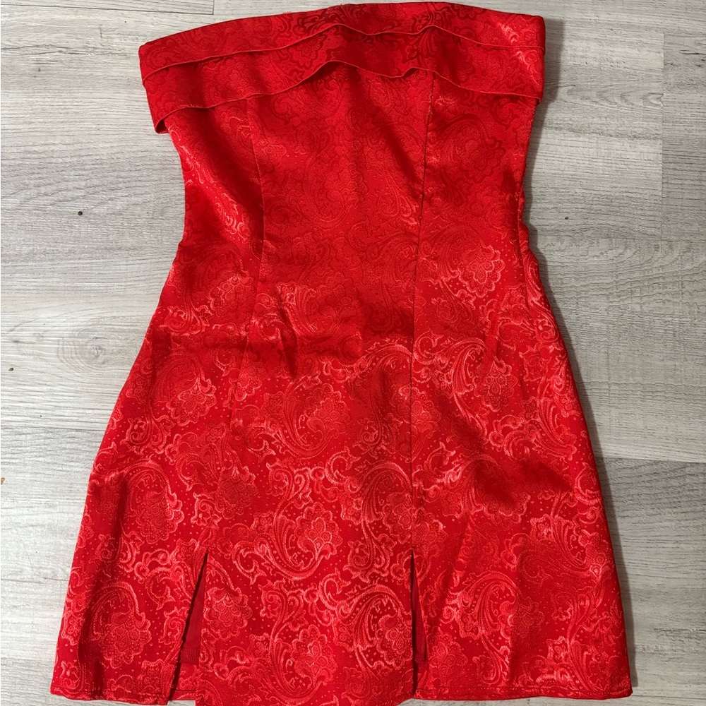 Lucy in the Sky Red Strapless Sheath Dress